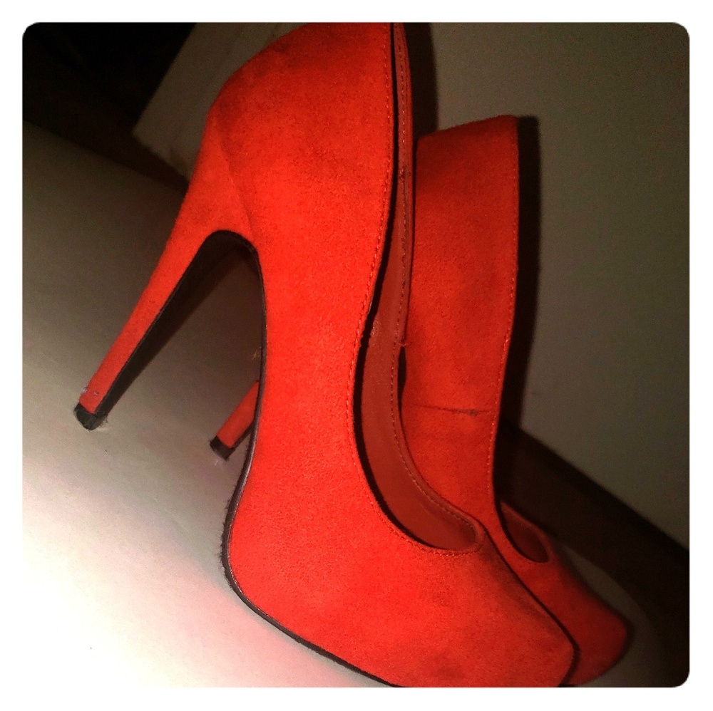 Red suede heels - Heart in D